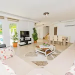 Villa Secluded With Private Pool For Families *