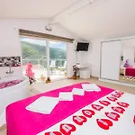 Secluded With Private Pool For Families *