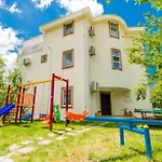 Villa Secluded With Private Pool For Families *