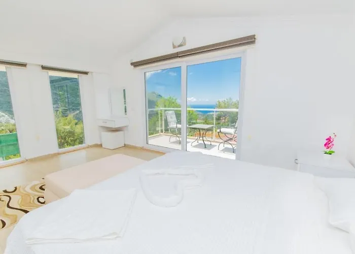 Secluded With Private Pool For Families 빌라 *