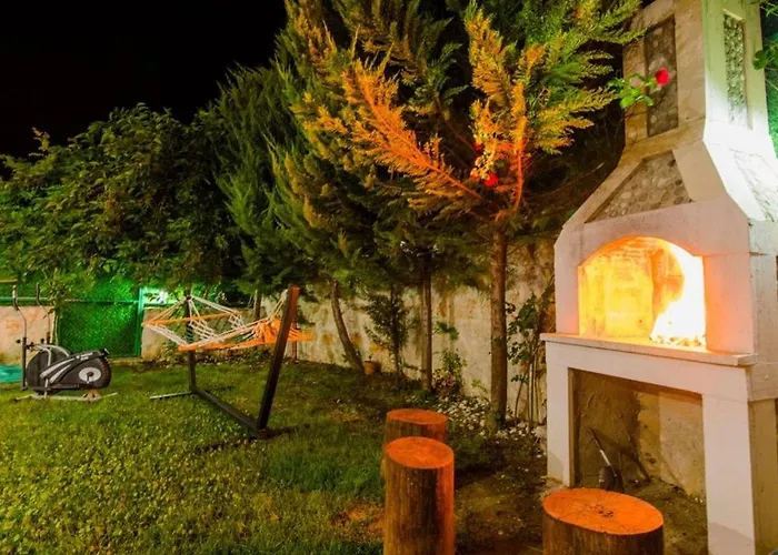 빌라 Secluded With Private Pool For Families