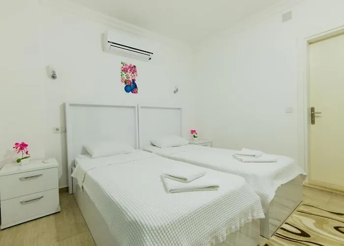 Secluded With Private Pool For Families * 카스