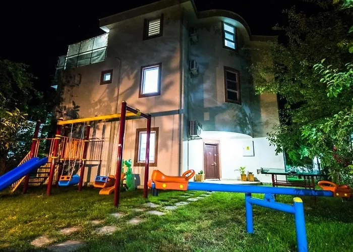 Secluded With Private Pool For Families 카스