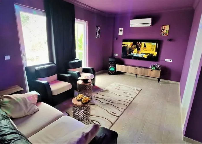 빌라 Secluded With Private Pool For Families 카스