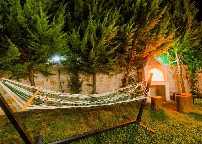 Secluded With Private Pool For Families 빌라