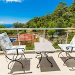 Secluded With Private Pool For Families