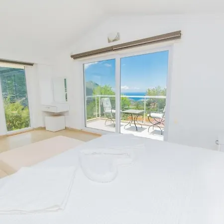 Secluded With Private Pool For Families וילה *
