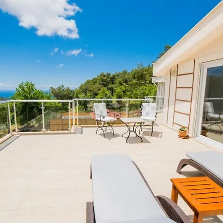 Secluded With Private Pool For Families וילה