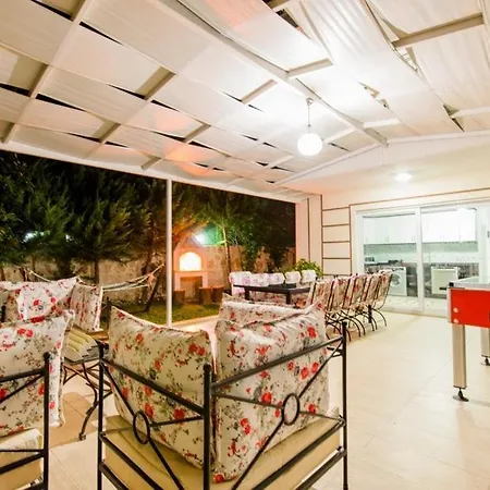 Secluded With Private Pool For Families * カシュ