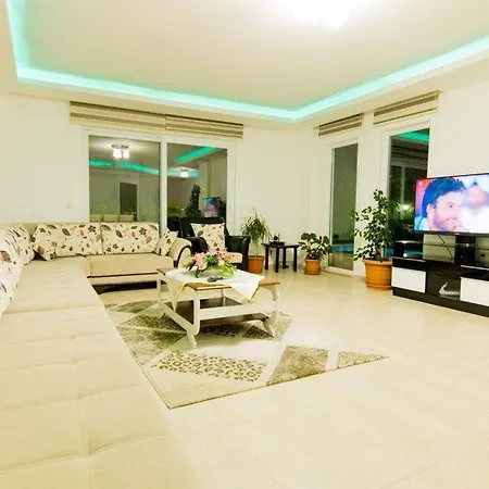 Secluded With Private Pool For Families Vila