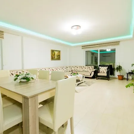 Secluded With Private Pool For Families וילה