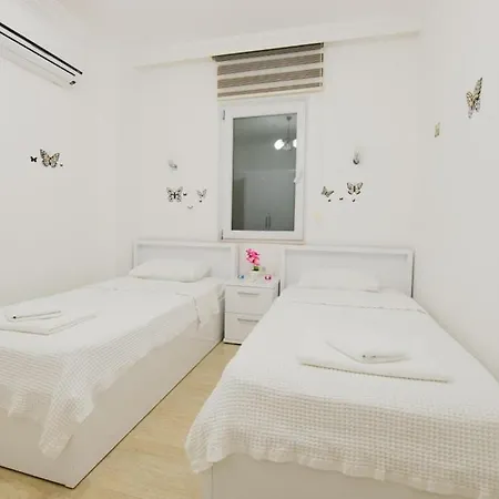 Vila Secluded With Private Pool For Families